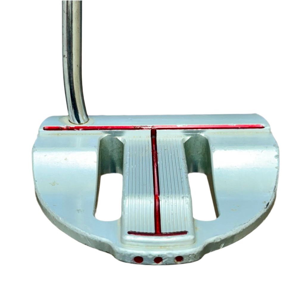 Titleist Scotty Cameron STUDIO SELECT KOMBI Mallet Putter RH Golf Club w/ Headcover Close-up of a golf putter with a white background