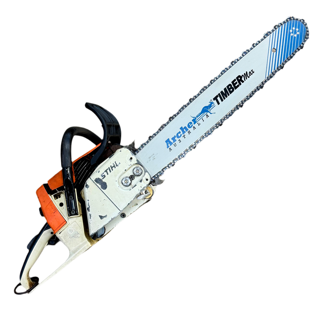STIHL 026 49 cc 20" Guide Bar Gas-Powered Chainsaw Stihl chainsaw with blue chain on a white background