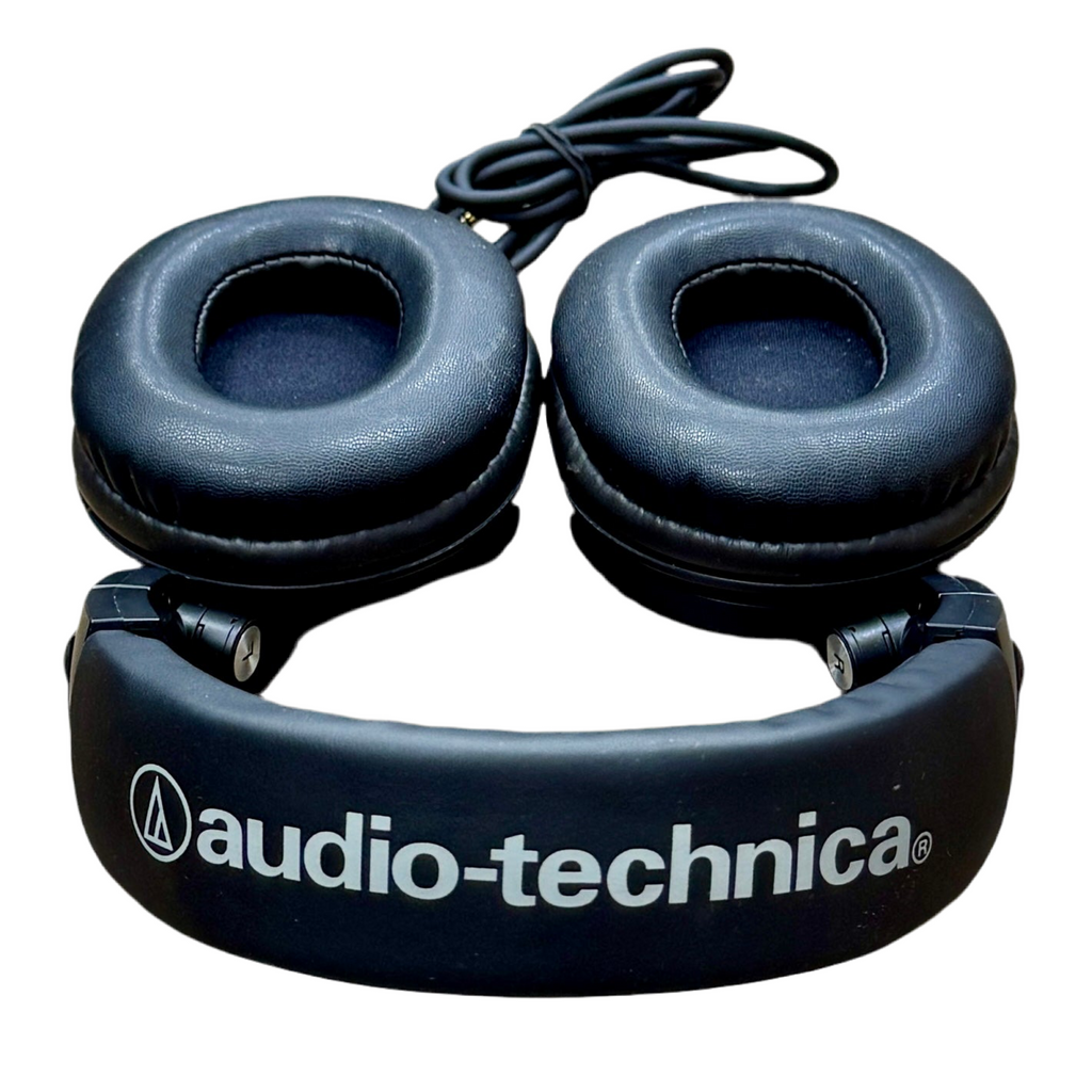 Audio-Technica ATH-M50x Professional Studio Monitor Headphones - Black Audio-Technica headphones on a white background