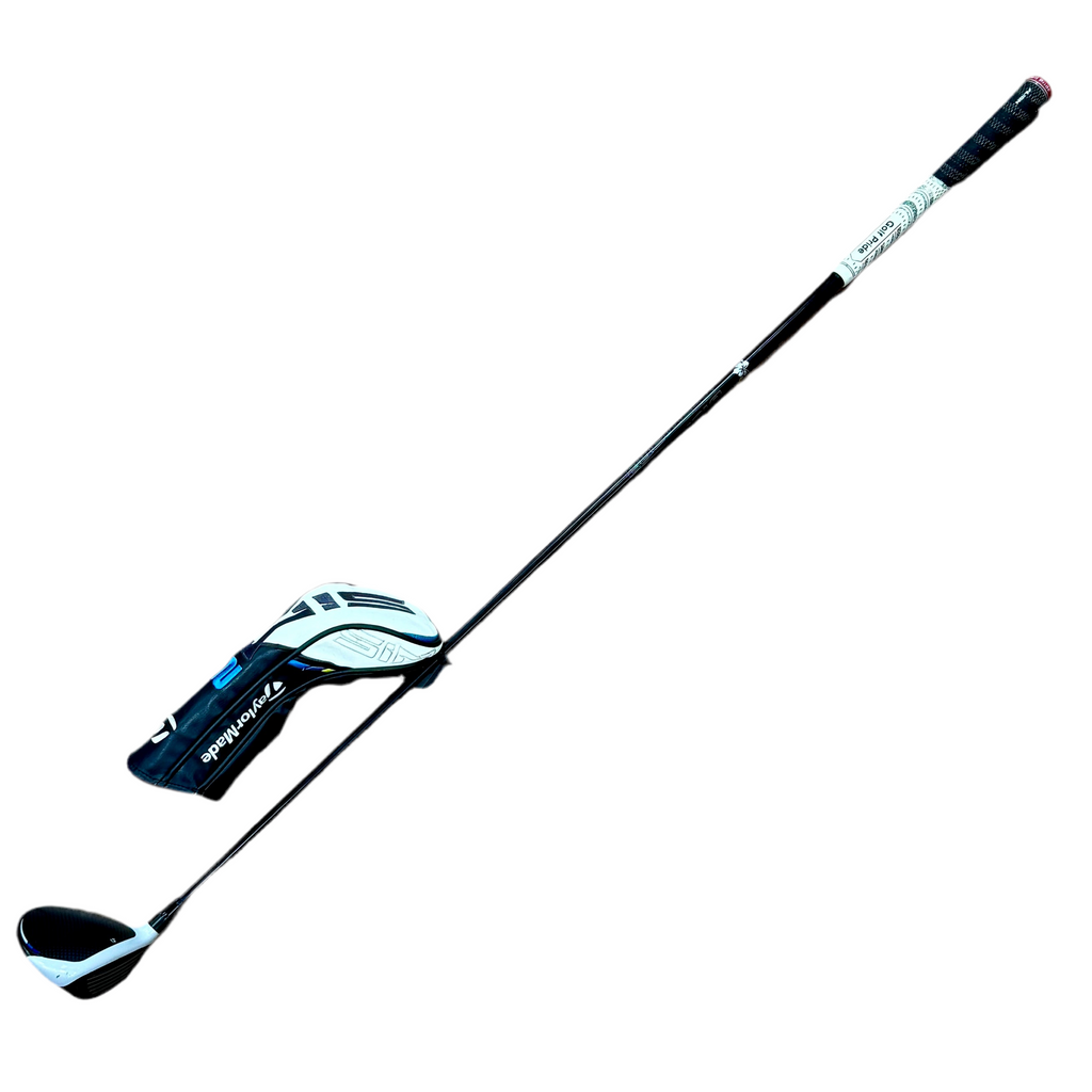 TaylorMade SIM2 TITANIUM 3 Wood RH Golf Club w/ Headcover Golf club with a black and blue club head cover on a white background