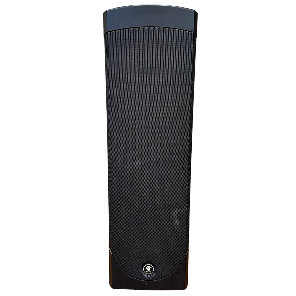MACKIE REACH 750W Professional PA Speaker System w/ Carrying Case Black outdoor speaker on a wooden floor with a textured wall background