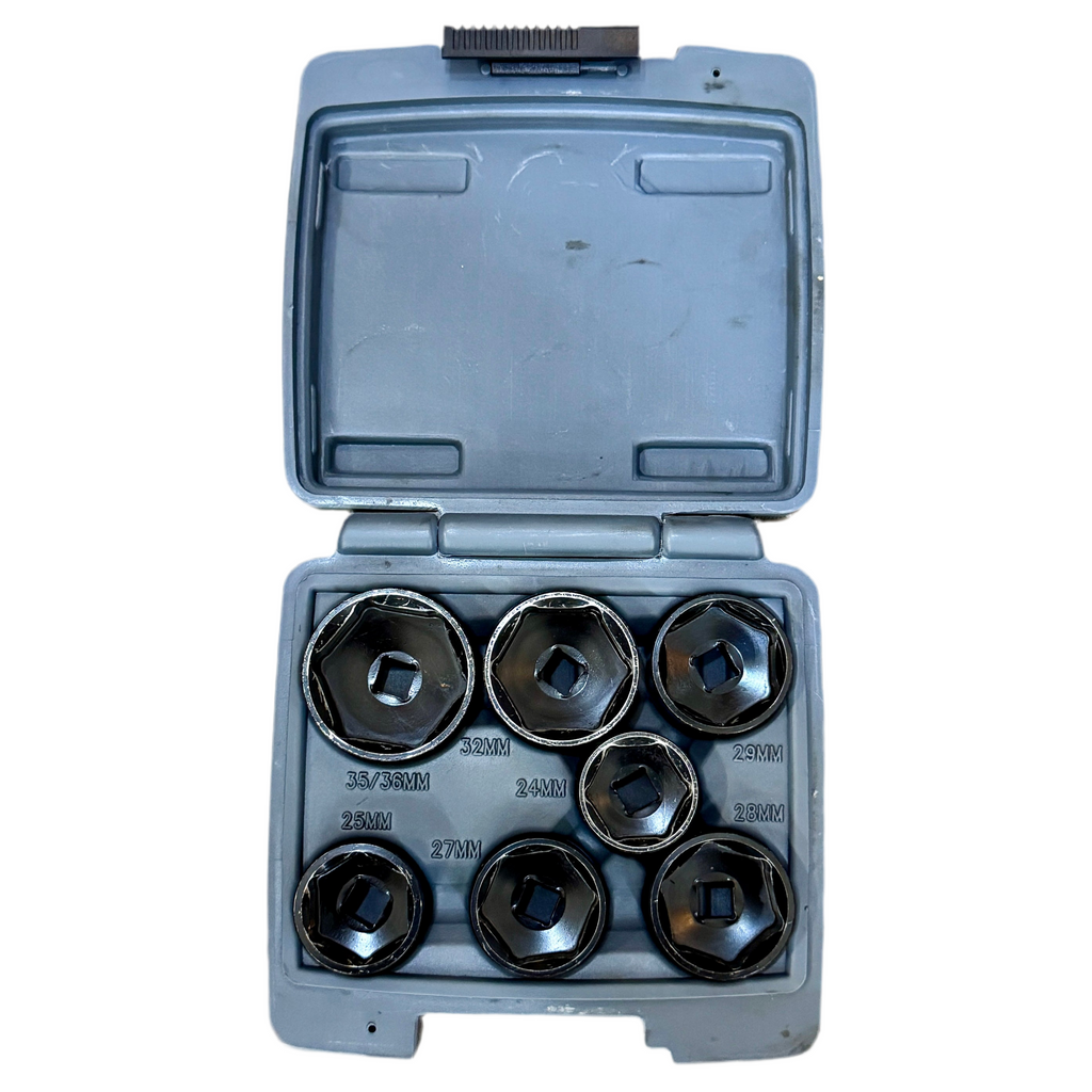 MATCO TOOLS 7-Piece Filter Socket Set w/ Hard Case (FSS7) Set of socket wrenches in a gray case on a white background