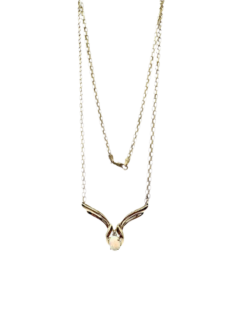 14K Yellow Gold White Opal with Round Diamond Bismarck Necklace