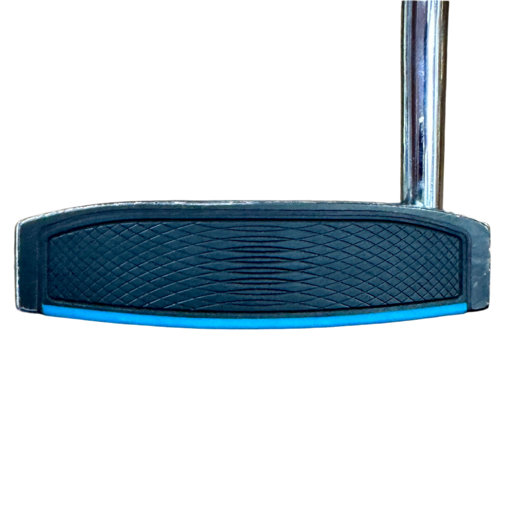PING SIGMA 2 TYNE Mallet Putter RH Golf Club w/ Headcover Golf putter with blue sole on a white background