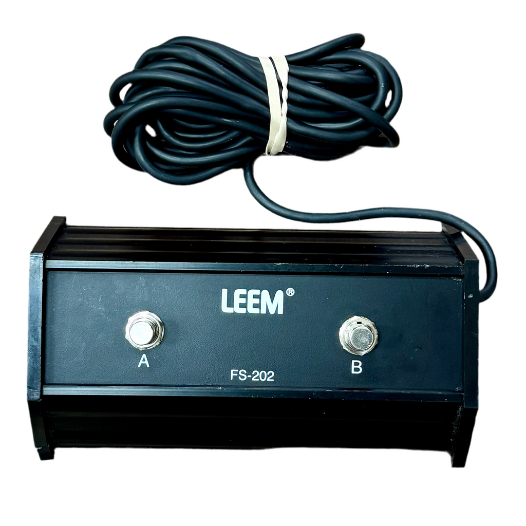 CRATE GX900H Solid-State Guitar Amplifier Head w/ LEEM FS-202 Footswitch LEEM footswitch with two buttons and a coiled cable on a white background