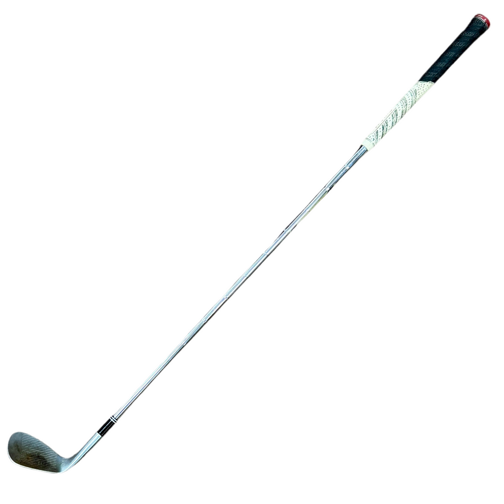 Cleveland RTX ZIPCORE 56-Degree Wedge RH Golf Club Golf club on a white background
