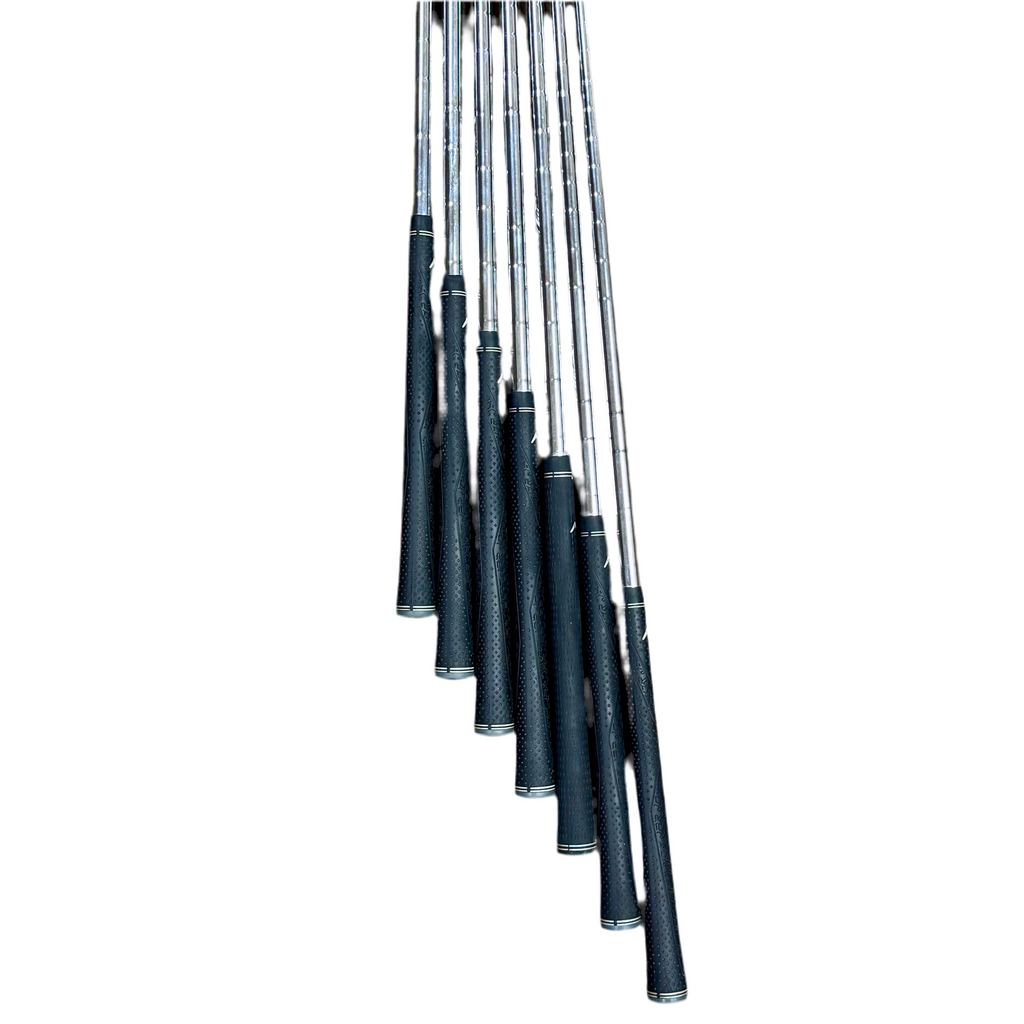 Callaway MAVRIK 7-Piece Iron Set RH Golf Clubs (5-9, P, A) shafts grips