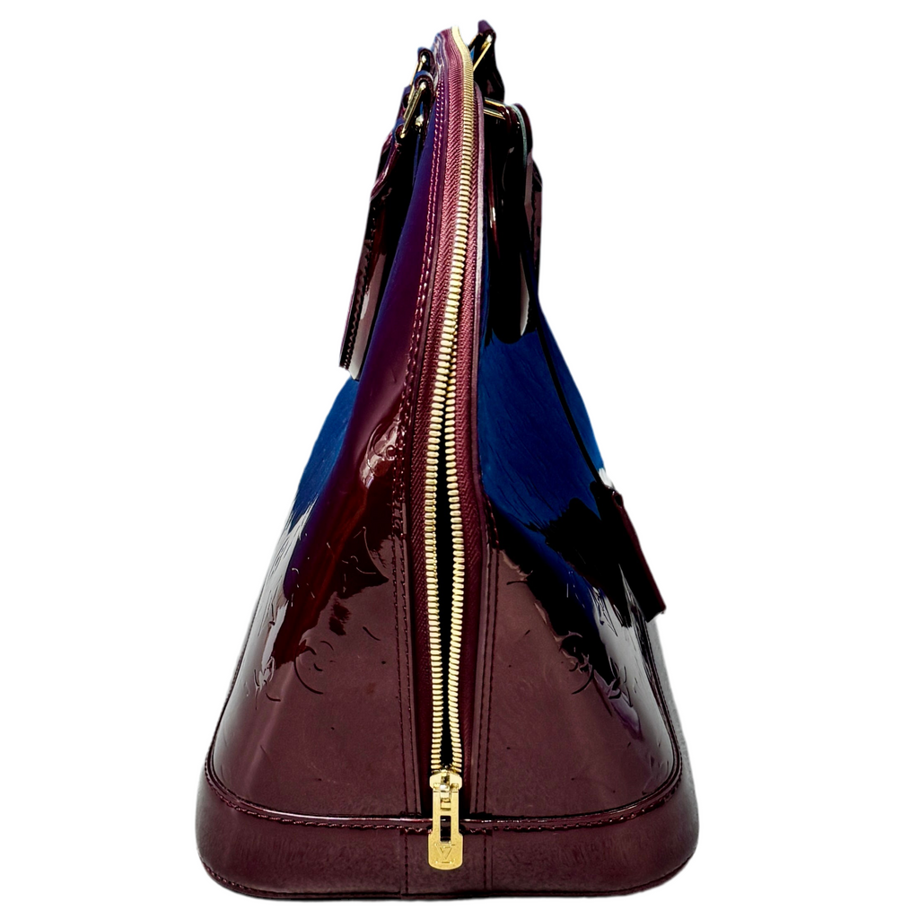 Louis Vuitton Vernis Alma GM Monogram Handbag w/ Dust Bag & Box - Red Purse with a gold zipper on a white background