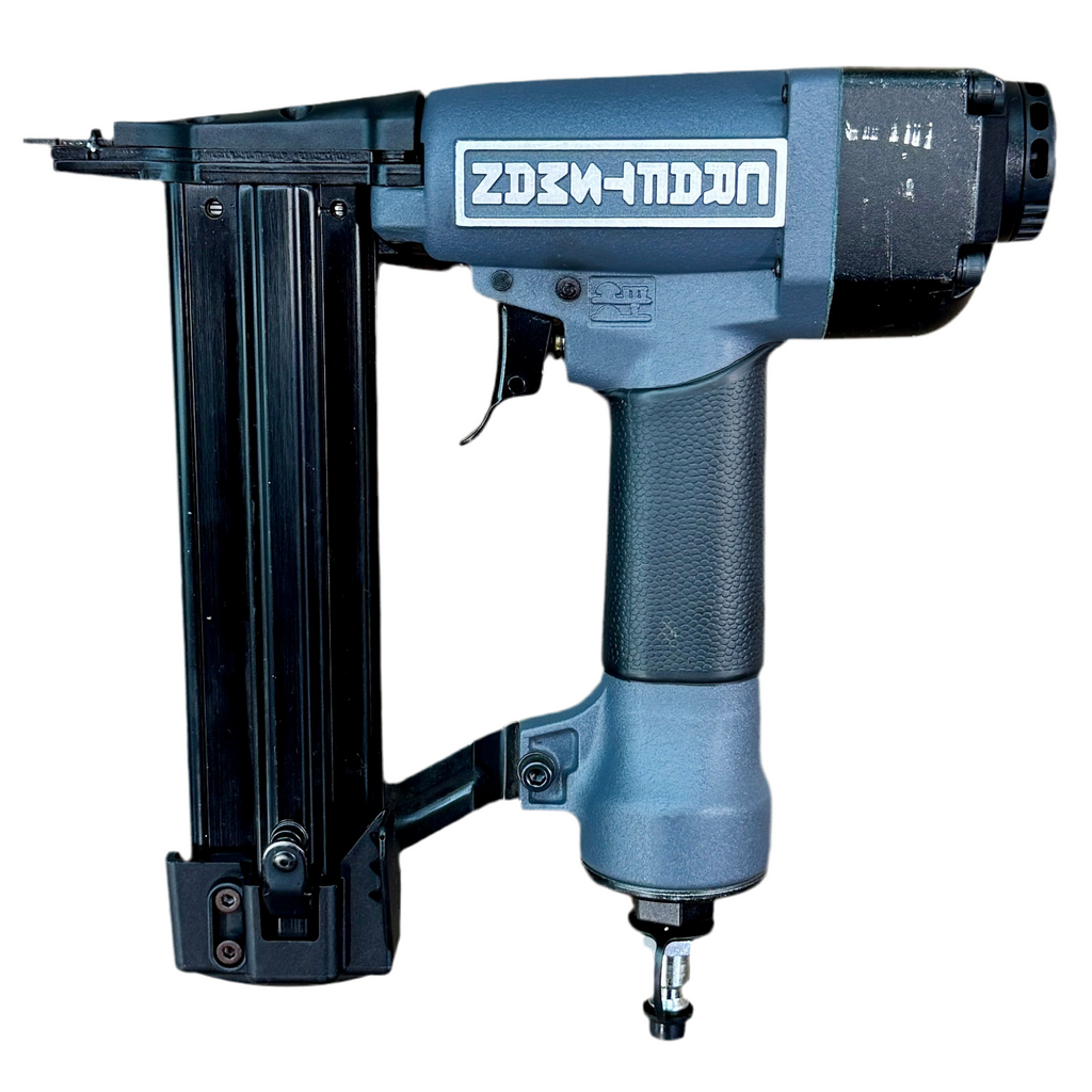 CRAFTSMAN 18-Gauge 1-1/2" Pneumatic 2-in-1 Nailer/Stapler w/ Hard Case (351.184540) front