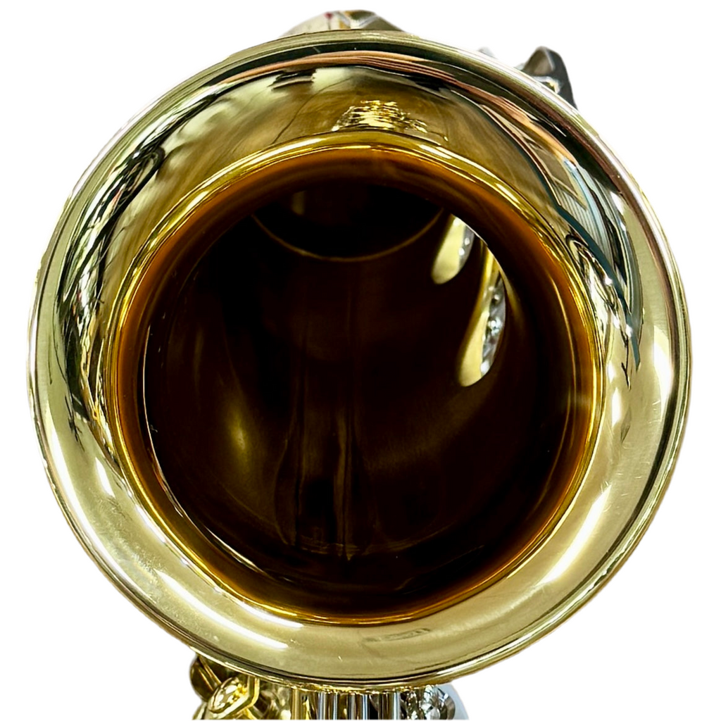 Yamaha YAS-200ADII Advantage Standard Alto Saxophone w/ Hard Case (Serial # N25454) Close-up of a gold-colored musical instrument bell mouthpiece on a white background