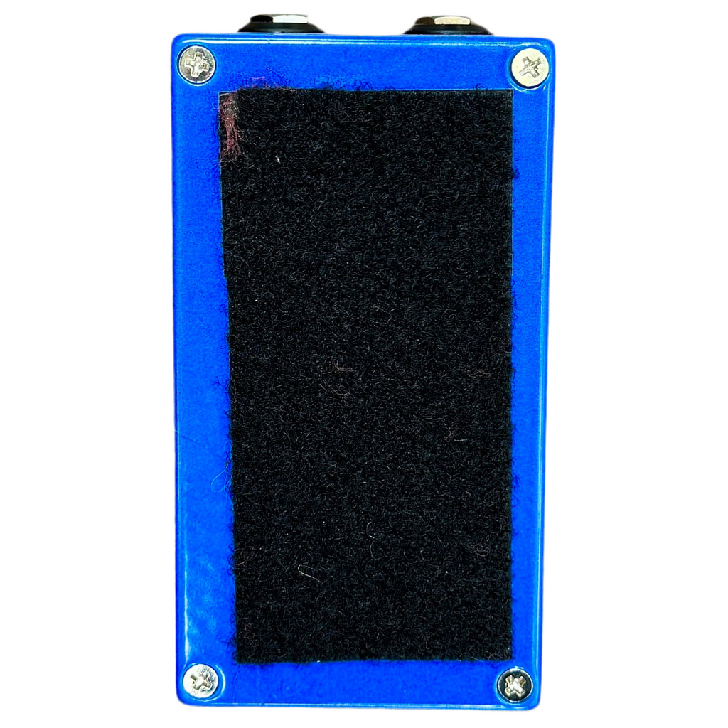 Walrus Audio FATHOM Neon Multi-Function Reverb Guitar Effects Pedal Blue rectangular object with a black center on a white background