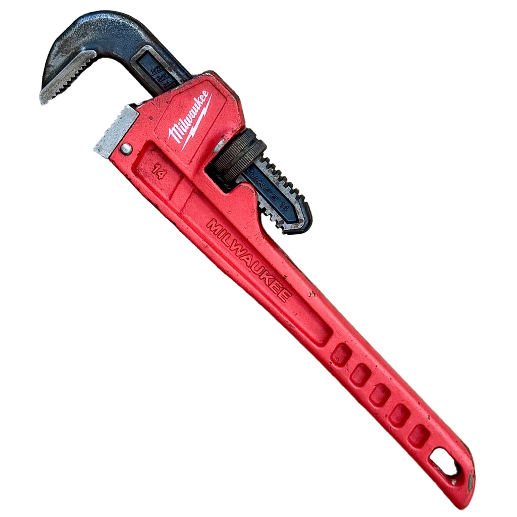Milwaukee 14" Steel Pipe Wrench (48-22-7114) Red Milwaukee pipe wrench on a white background
