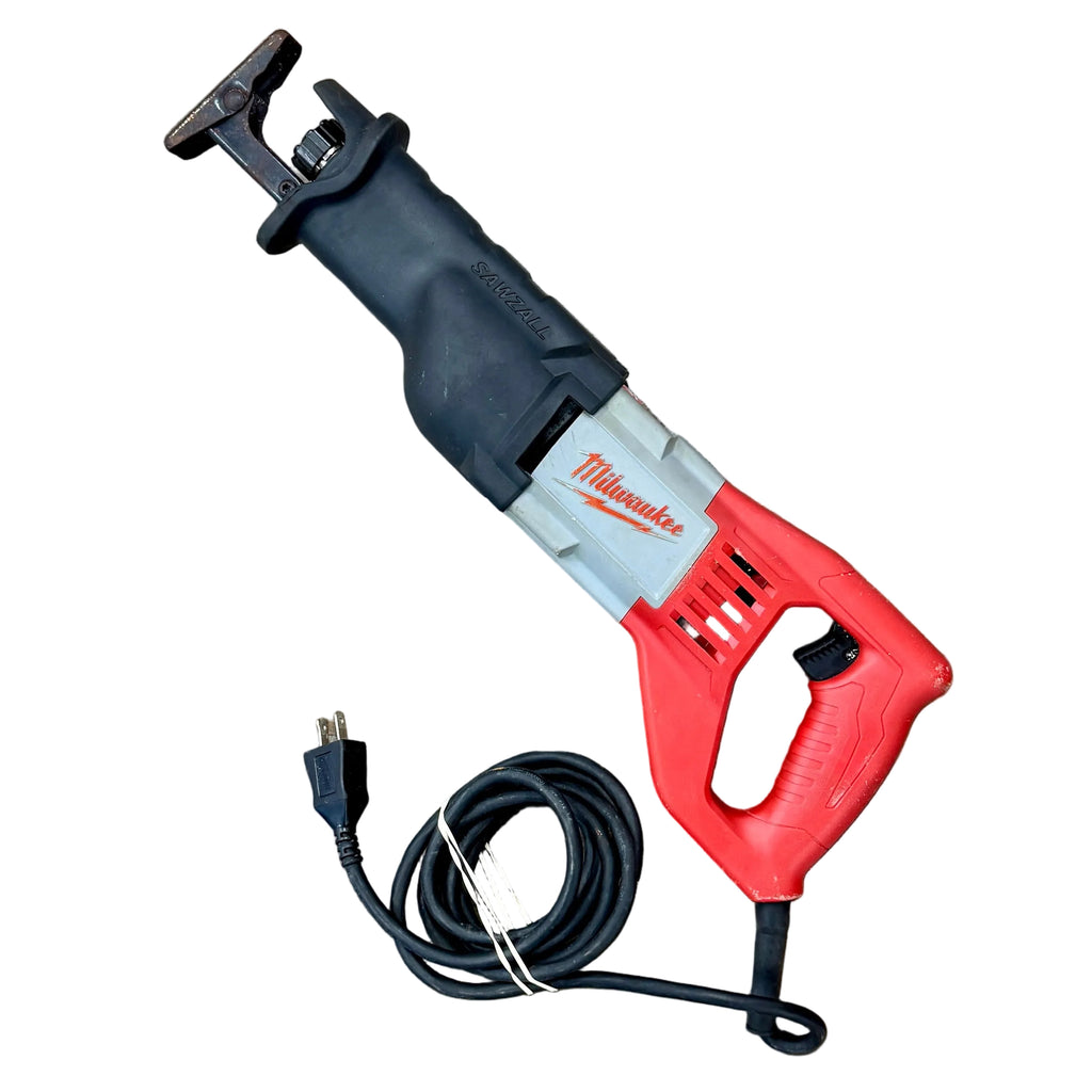 Milwaukee 12-Amp 1-1/8" Stroke Corded SAWZALL Reciprocating Saw w/ Hard Case (6519-30) Milwaukee reciprocating saw with cord on a white background