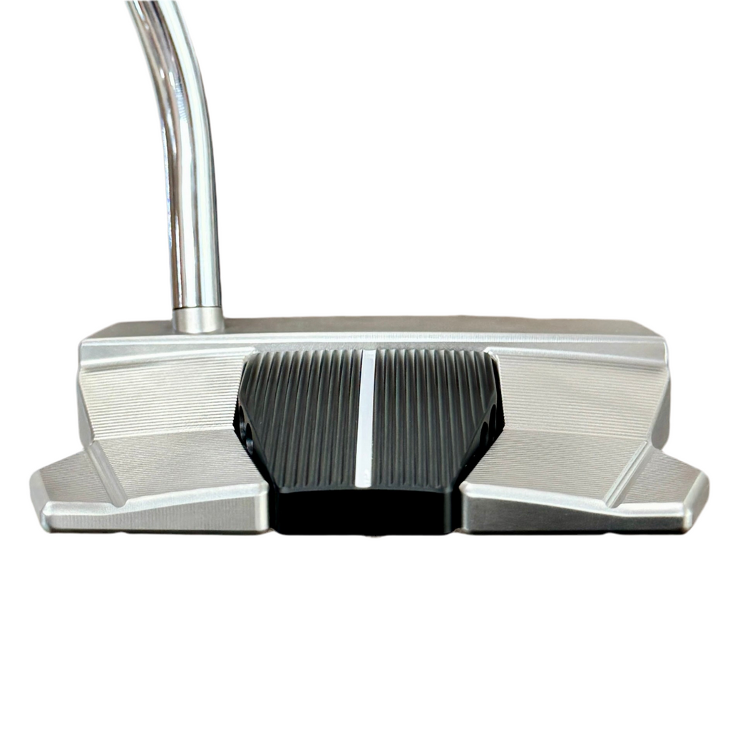 Titleist Scotty Cameron PHANTOM X 11.5 Mallet Putter RH Golf Club w/ Headcover Close-up of a golf putter on a white background