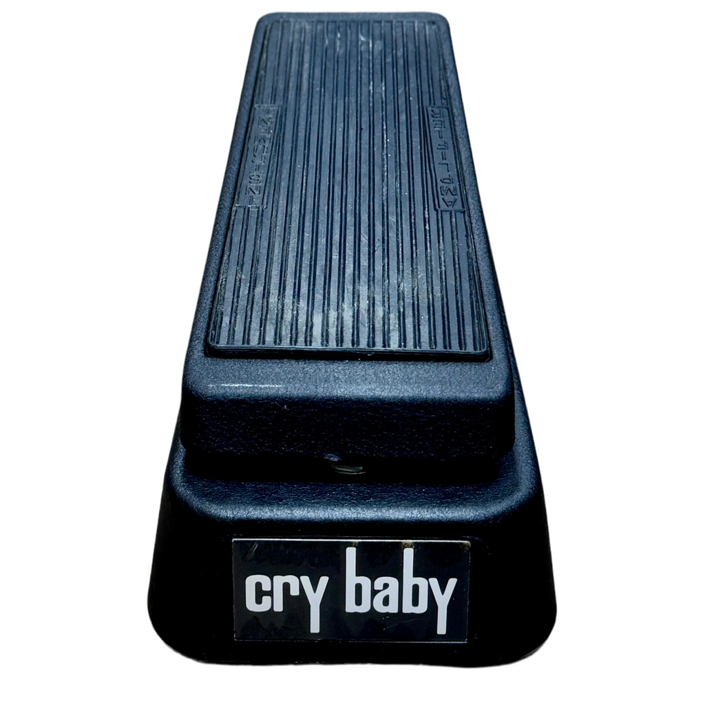 Dunlop Cry Baby GCB-95 Wah Guitar Effects Pedal Black Wah-wah pedal with 'cry baby' branding on a white background