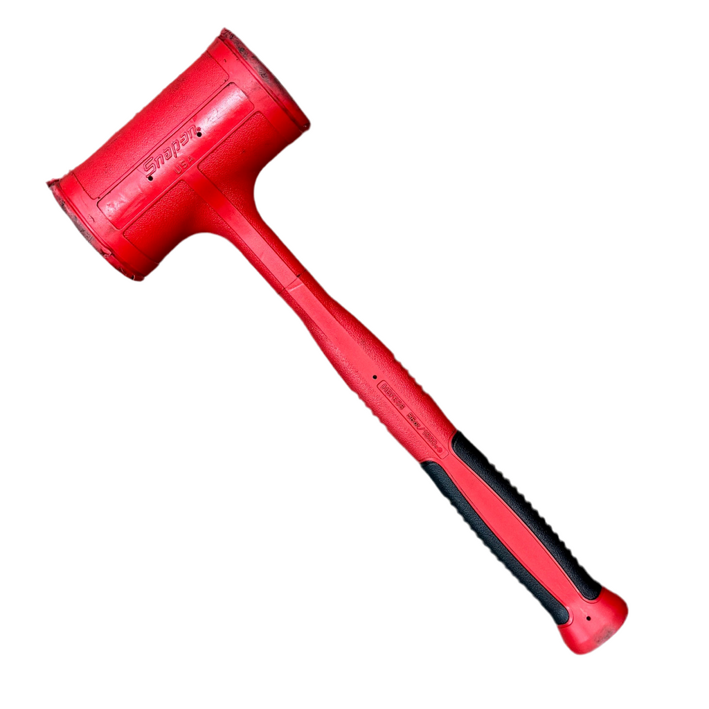 Snap-On 56 oz Soft Grip Dead Blow Hammer (HBFE56) Red sledgehammer with a black handle on a white background