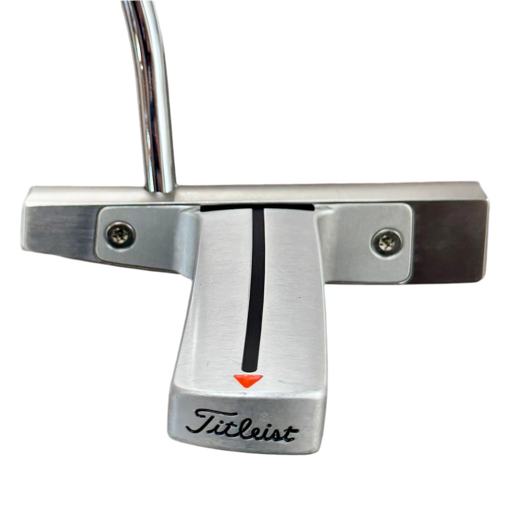 Titleist Scotty Cameron DETOUR Putter RH Golf Club w/ Headcover Titleist golf putter on a white background