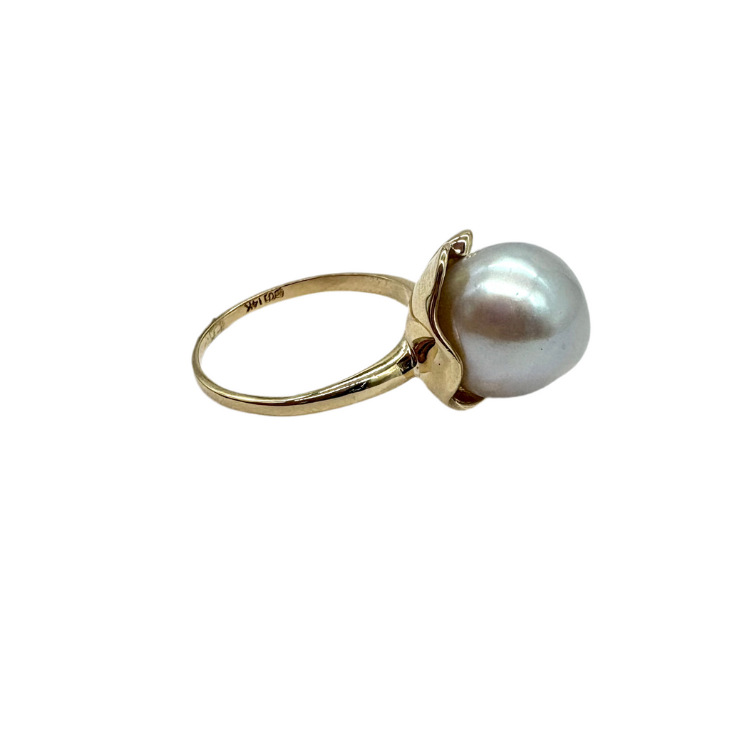 14K Yellow Gold White Pearl Petal Set Ring