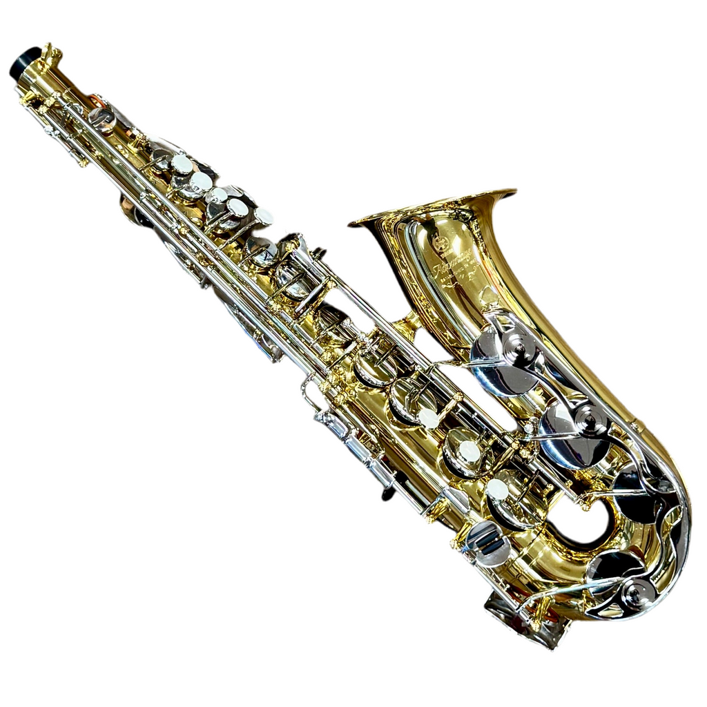 Yamaha YAS-200ADII Advantage Standard Alto Saxophone w/ Hard Case (Serial # N25454) Gold and silver saxophone on a white background