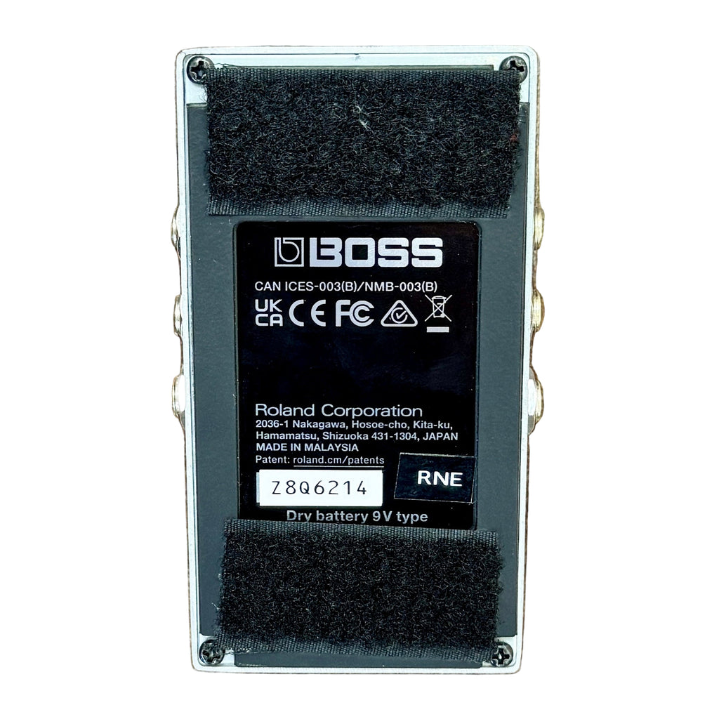 BOSS IR-2 Amp & Cabinet Guitar Effects Pedal Boss pedal on a wooden surface