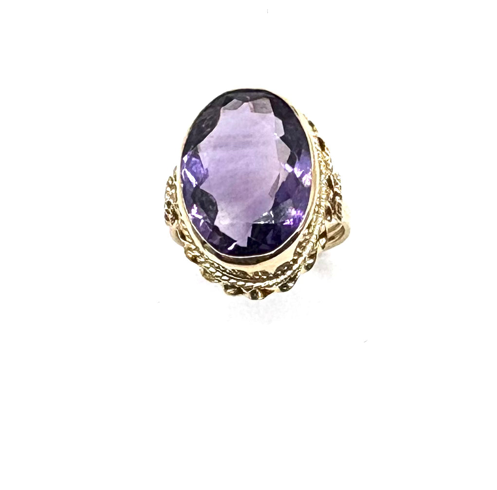 14k Amethyst Vintage Rope Framed Ring