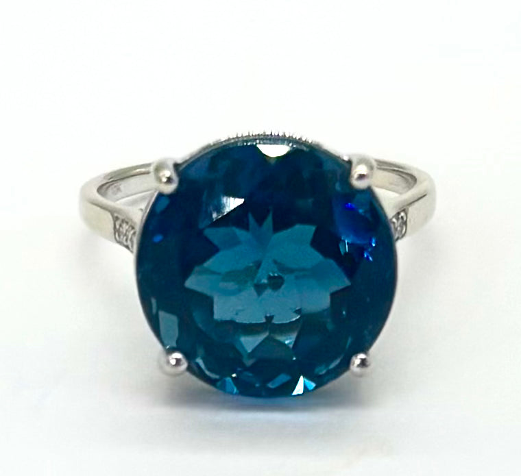 10k White Gold London Blue Topaz Ring