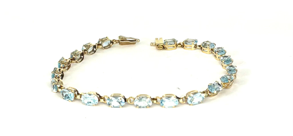 10k Oval Aquamarine Bracelet flat