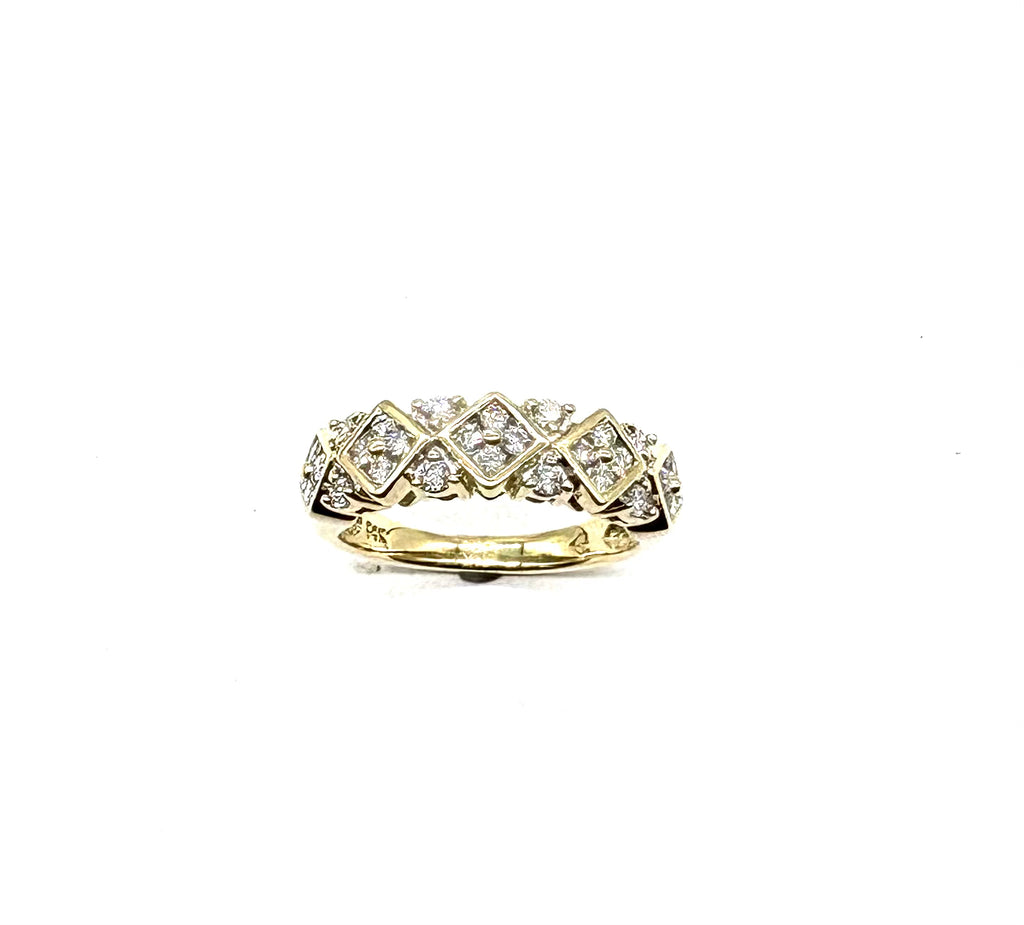 14k Yellow Gold Diamond Cluster Band