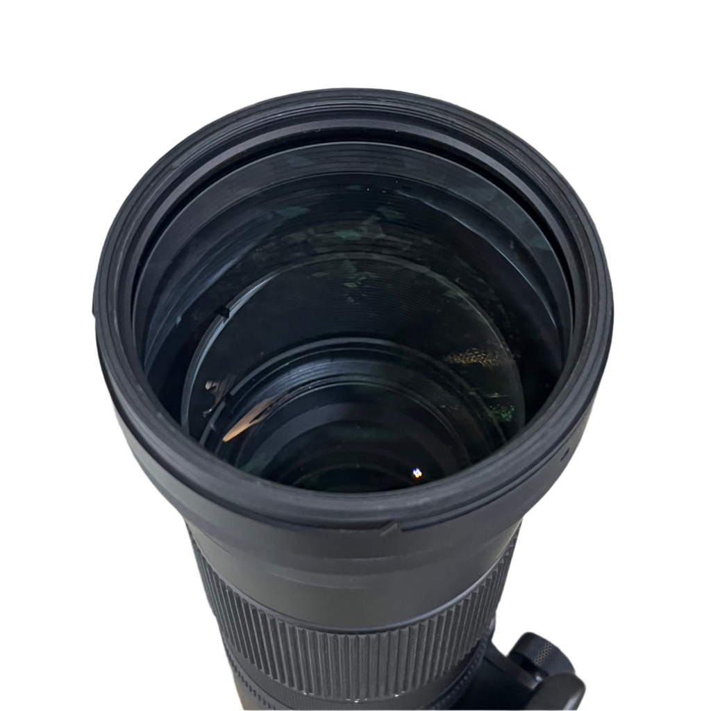 Sigma 150-600mm Camera Lens close