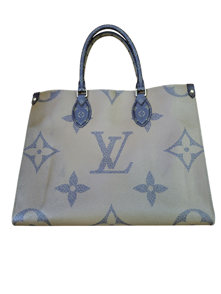 Louis Vuitton "OnTheGo" Tote white