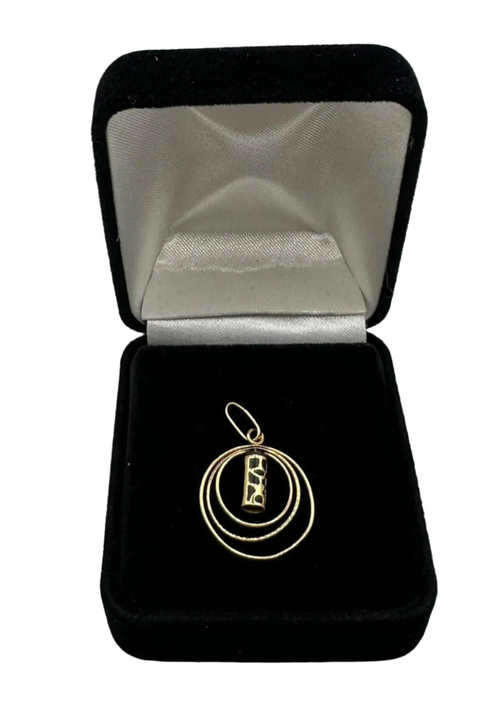 Vintage 14k Yellow Gold Onyx Pendant Charm  .9 Grams