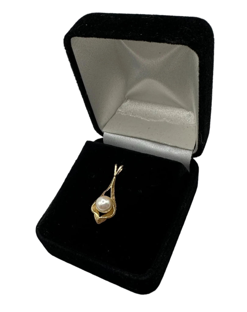 14k Yellow Gold Pearl Drop Pendant  .9 Grams