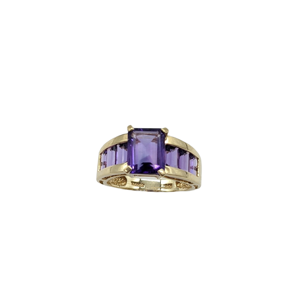 Emerald Cut Amethyst Gemstone Ring - Dick's Pawn Superstore